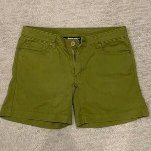 Excellent used Black Diamond hiking/ active shorts in green Size 6